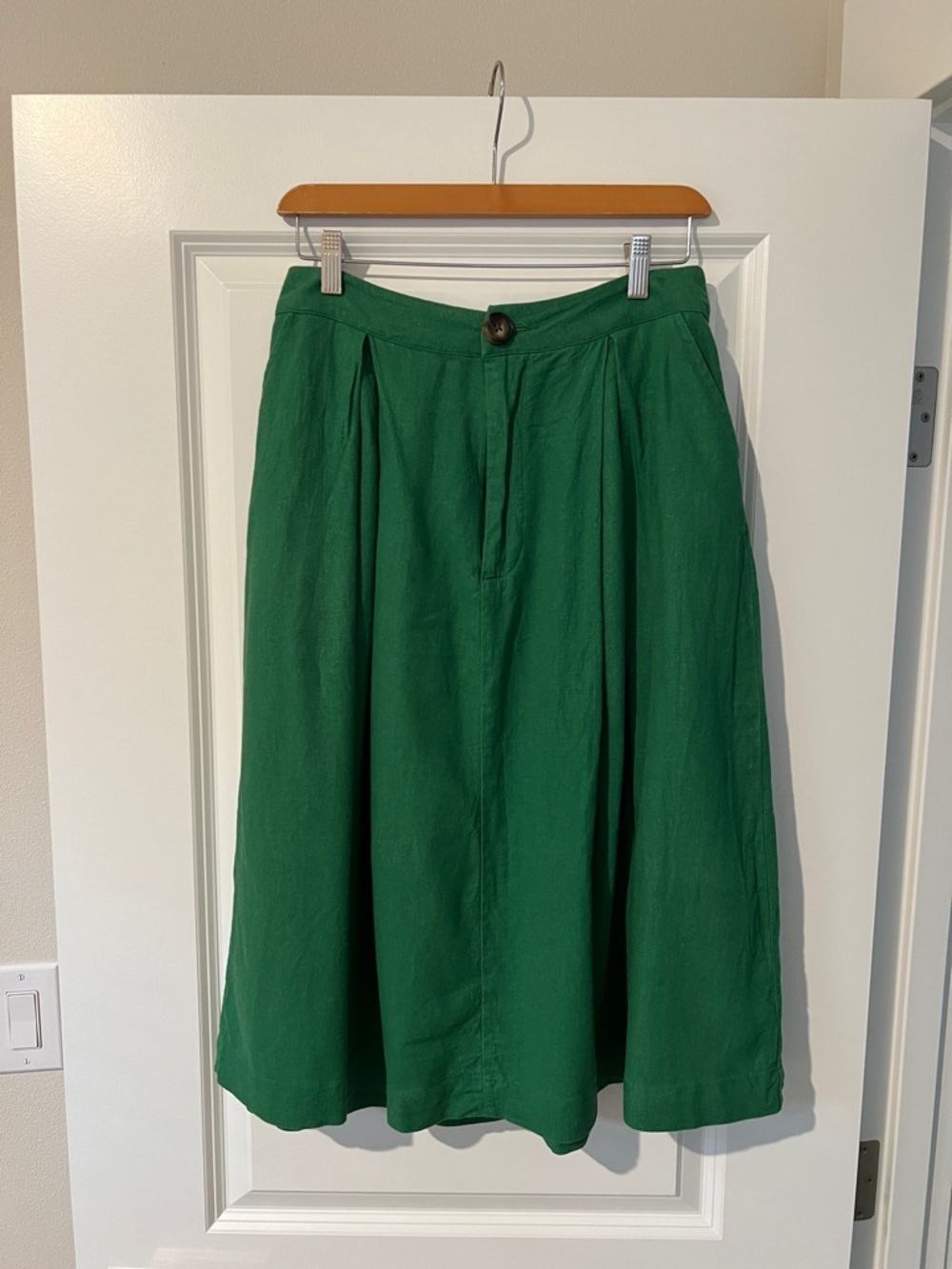 Linen Blend Green A-Line Midi Skirt - Classic Pleated Design - Vintage Feel